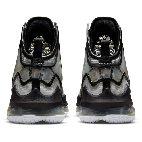 Nike LeBron 19